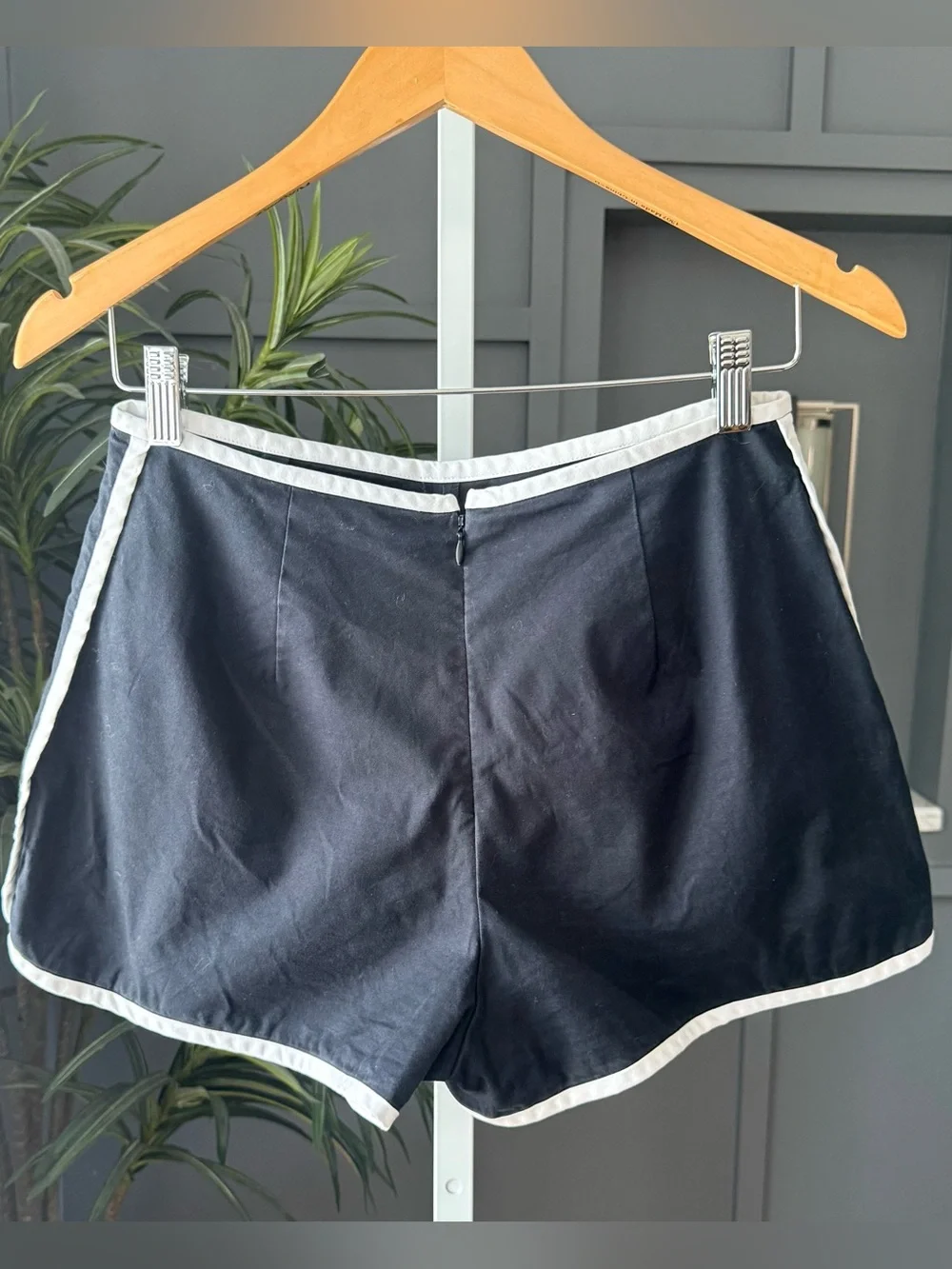 KATE SPADE SATURDAY Piped Short Shorts Black White Size 0